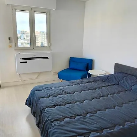 Appartement Lovely With Balcony - Near The *